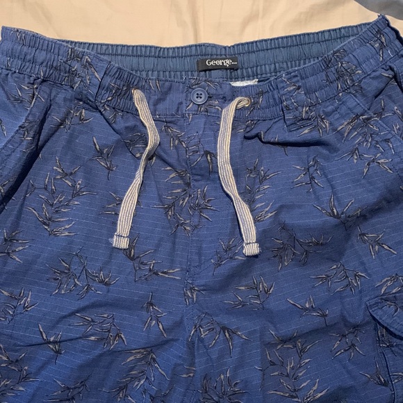 George shorts size M - Picture 1 of 1